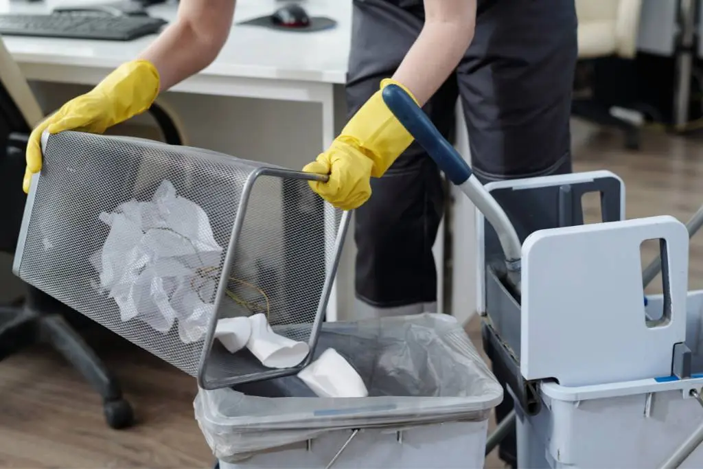 Cheltenham Cleaners-empty-bins-trash-cleaning-service